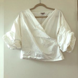 Top with Puff sleeves